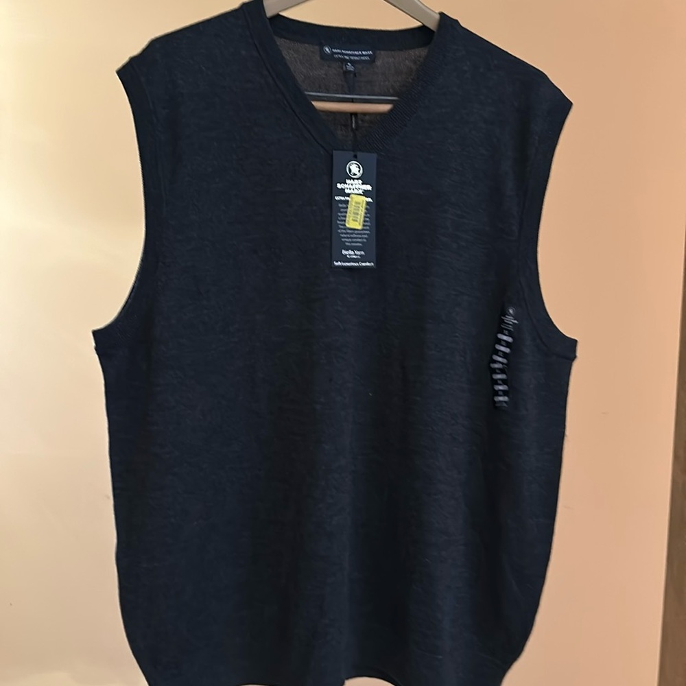 Sweater vest